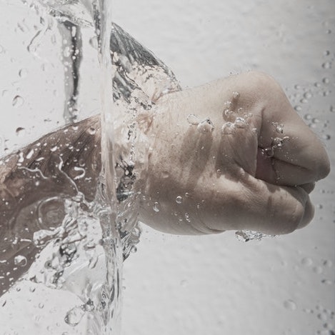 28. STRHNUTIE PEVNOSTI HRIECHU